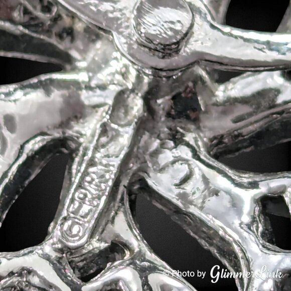 Vintage GERRY's Textured Dome Openwork Flower Silver Tone Brooch - Picture 7 of 10